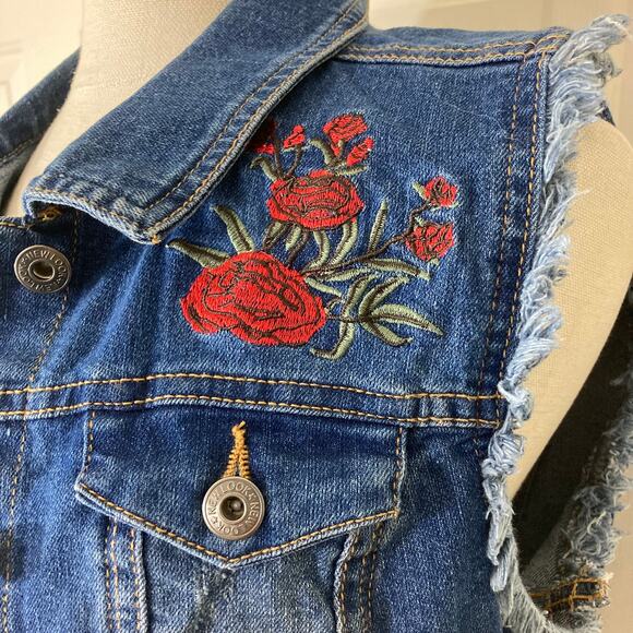 Floral embroidered Jean jacket vest, ladies medium button front frayed denim - Picture 3 of 8